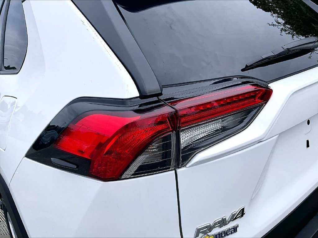 Used 2025 Toyota RAV4 LE AWD/4WD image 34