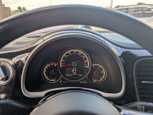 Used 2014 Volkswagen Beetle 2.5 image 16