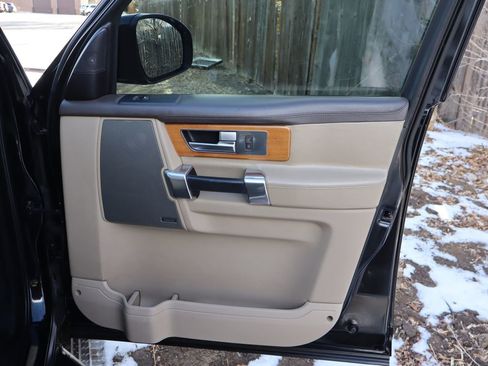 Used 2015 Land Rover LR4 HSE LUX image 28
