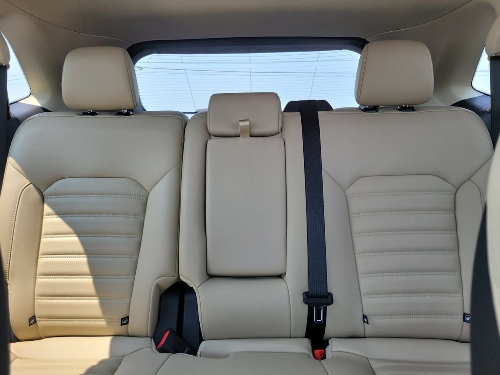 Certified 2024 Ford Edge SEL w/ Convenience Package AWD/4WD image 17
