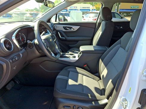 Used 2025 Chevrolet Blazer LT AWD/4WD image 12