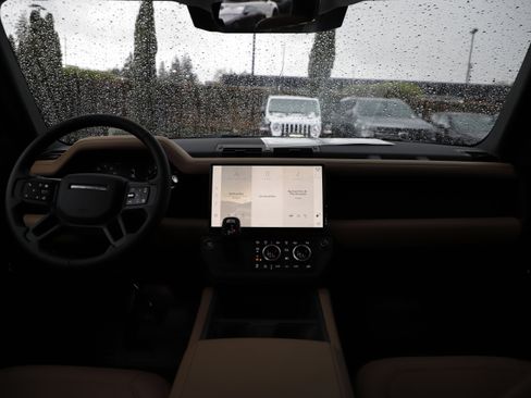 New 2026 Land Rover Defender 110 X-Dynamic SE AWD/4WD image 14