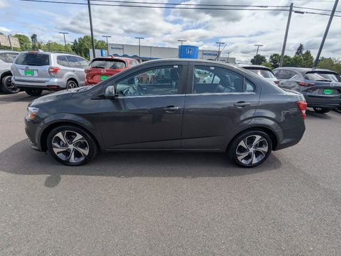 Used 2020 Chevrolet Sonic Premier FWD image 3