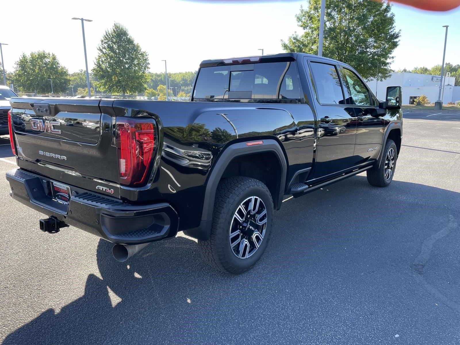Used 2023 GMC Sierra 2500 AT4 w/ AT4 Preferred Package AWD/4WD image 13