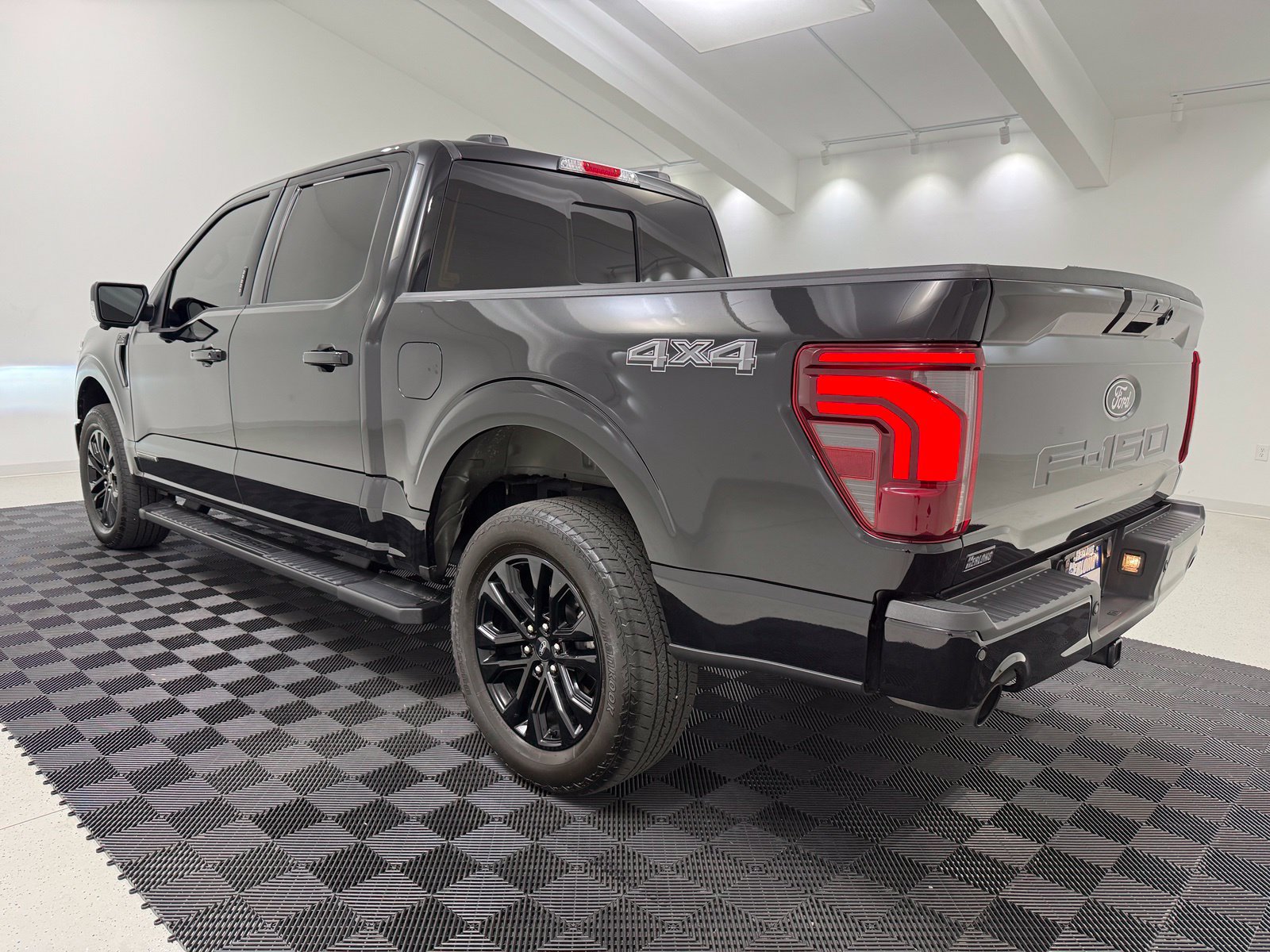 Used 2024 Ford F150 Lariat w/ Equipment Group 502A High AWD/4WD image 4
