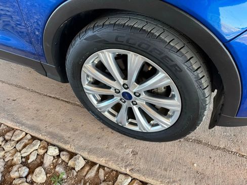Used 2017 Ford Escape Titanium FWD image 31