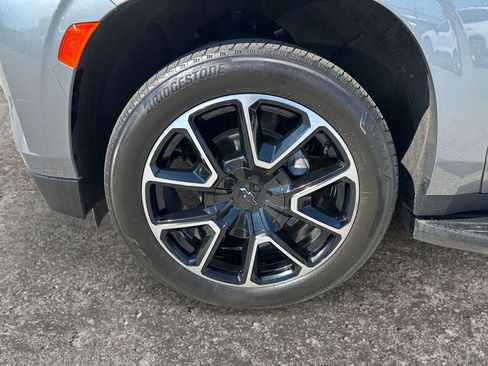 Used 2023 Chevrolet Suburban RST w/ Luxury Package image 8