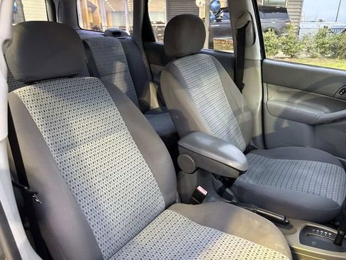 Used 2005 Ford Focus ZXW Wagon image 11