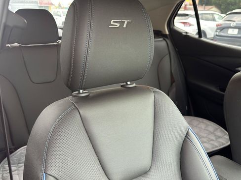 Used 2025 Buick Encore GX Sport Touring w/ Comfort Package AWD/4WD image 9