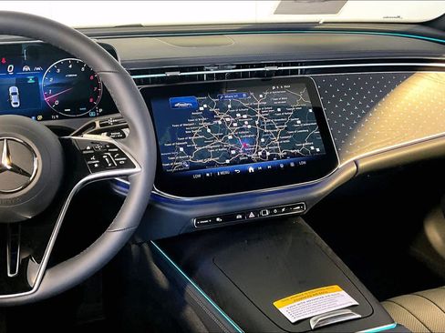 New 2026 Mercedes-Benz E 450 4MATIC Sedan image 8