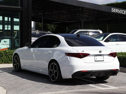 Used 2022 Alfa Romeo Giulia Veloce image 5