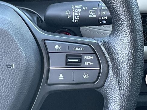 Certified 2025 Honda HR-V LX image 13