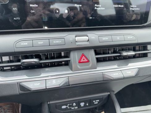 Used 2025 Kia K4 EX image 34