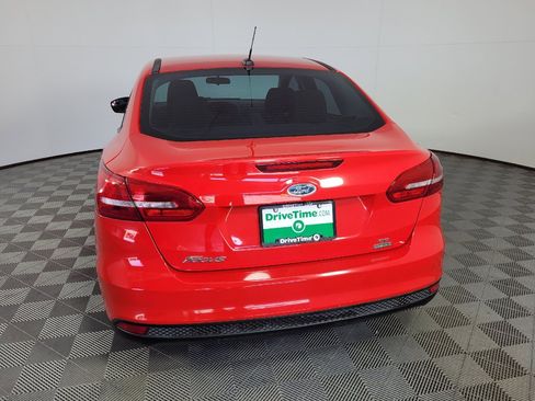Used 2017 Ford Focus SE FWD image 6