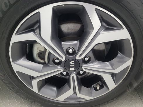 Used 2020 Kia Forte LXS FWD image 31