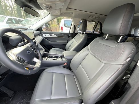 New 2025 Ford Explorer Active w/ Active Comfort Package image 13