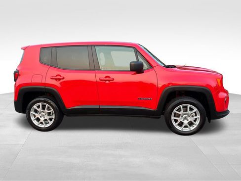 Used 2023 Jeep Renegade Latitude AWD/4WD image 7
