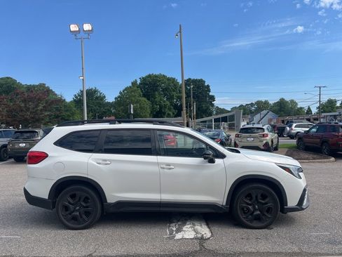 Used 2023 Subaru Ascent Onyx Edition AWD/4WD image 3