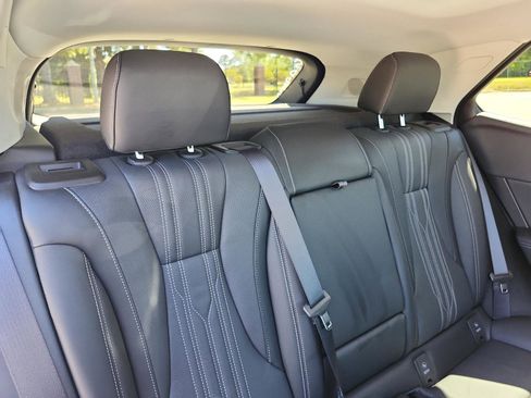 Certified 2025 Buick Envision Avenir AWD/4WD image 10