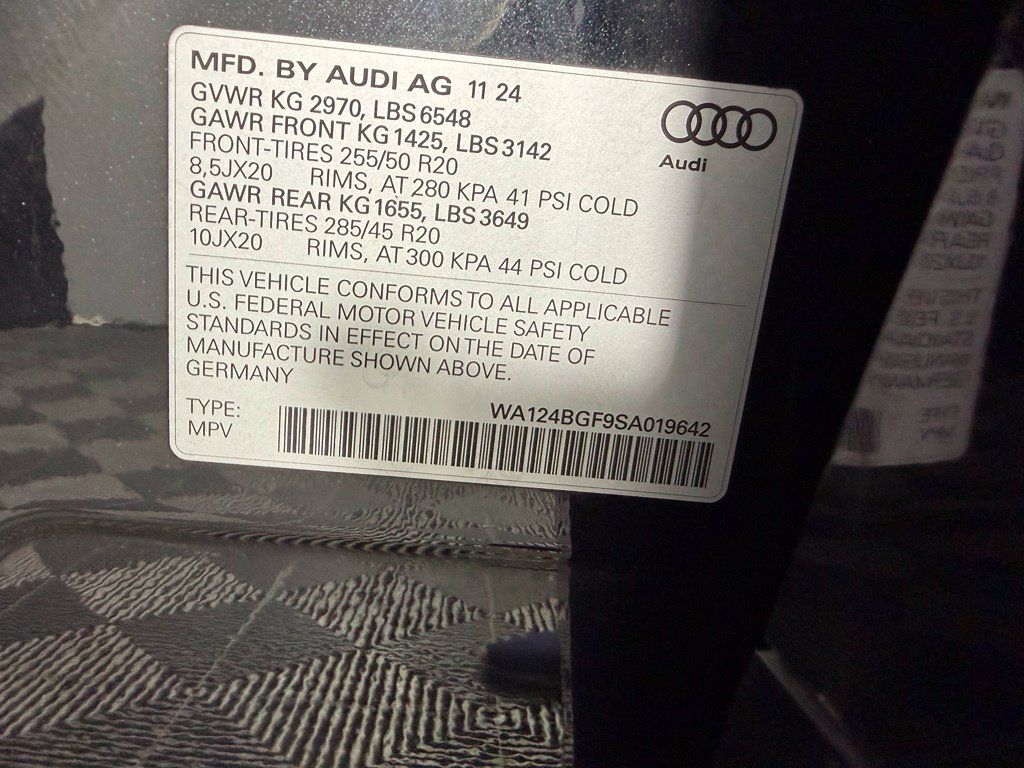 Used 2025 Audi Q6 e-tron Premium Plus w/ Premium Plus AWD/4WD image 37
