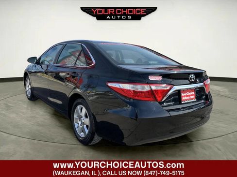 Used 2016 Toyota Camry LE image 3