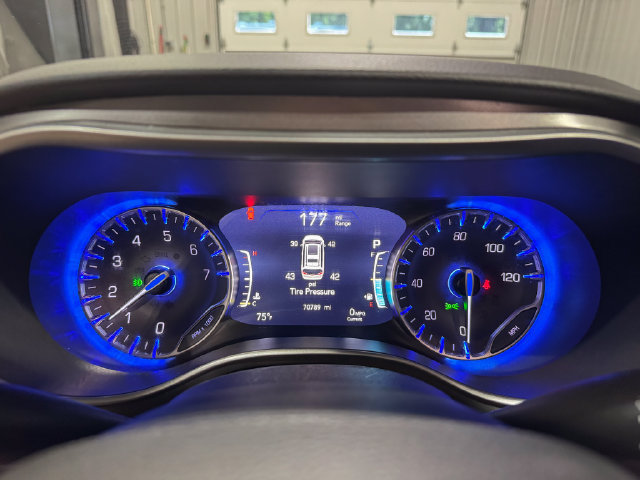 Used 2024 Chrysler Pacifica Touring-L FWD image 17