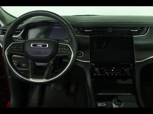 Used 2022 Jeep Grand Cherokee Limited image 17
