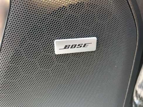 Used 2024 GMC Yukon SLT image 23