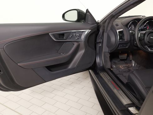 Used 2020 Jaguar F-TYPE Coupe RWD image 26