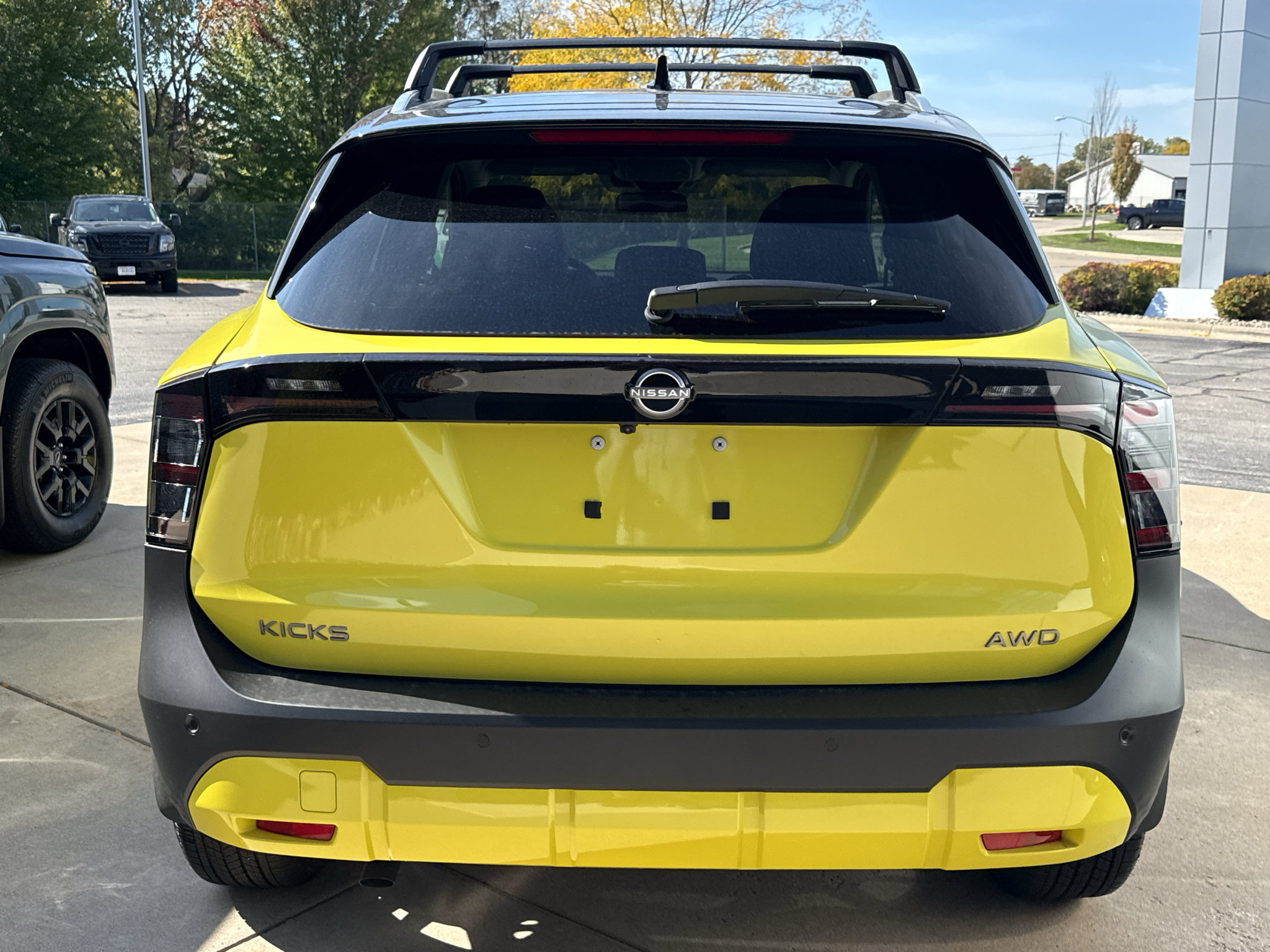 New 2027 Nissan Kicks SR AWD/4WD image 3