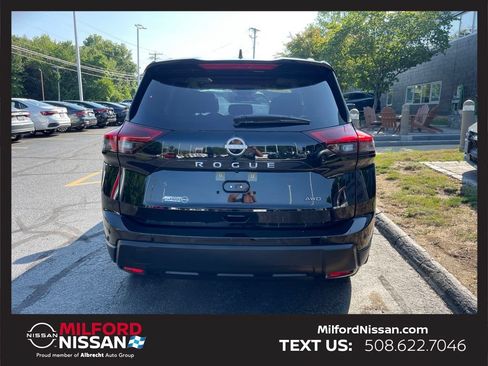 Used 2026 Nissan Rogue SV w/ SV Premium Package AWD/4WD image 4