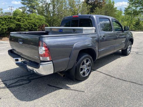 Used 2014 Toyota Tacoma 2WD Double Cab w/ SR5 Package image 7