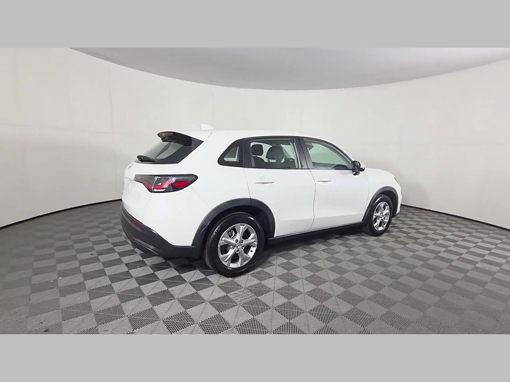 Used 2023 Honda HR-V LX image 5