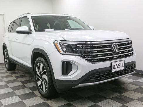 New 2026 Volkswagen Atlas SEL image 2