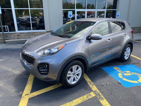 Used 2019 Kia Sportage LX AWD/4WD image 2
