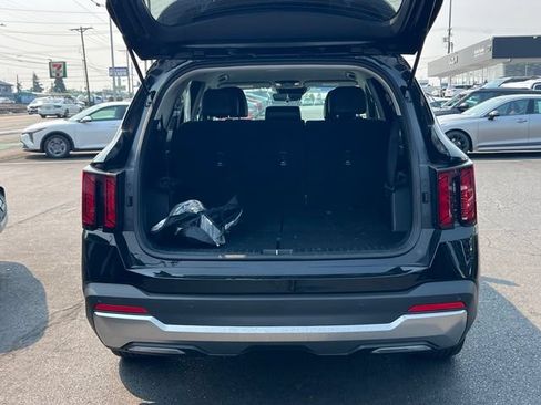 Certified 2025 Kia Sorento S AWD/4WD image 12
