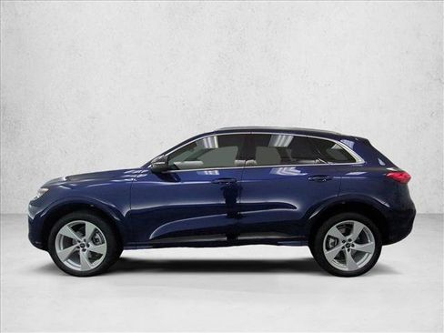 Used 2025 Audi Q5 Premium Plus w/ Premium Plus AWD/4WD image 9