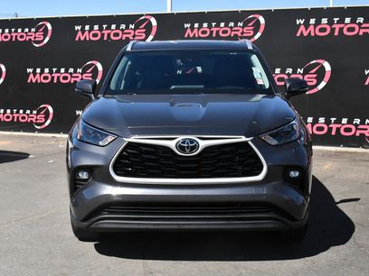 Used 2024 Toyota Highlander XLE