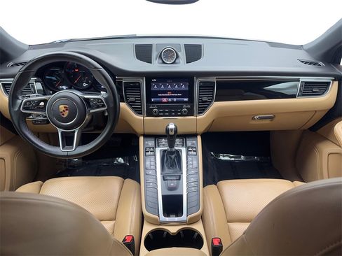 Used 2018 Porsche Macan image 50