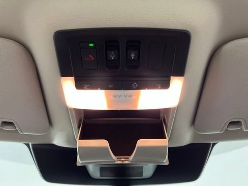 Certified 2025 Nissan Pathfinder Platinum FWD image 36