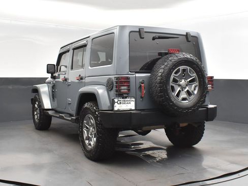 Used 2015 Jeep Wrangler Unlimited Rubicon w/ Connectivity Group image 5