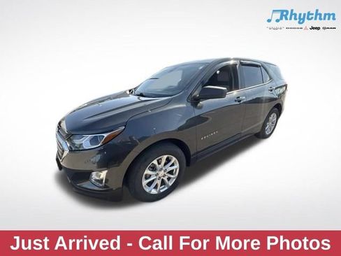 Used 2020 Chevrolet Equinox LS w/ LS Convenience Package FWD image 1