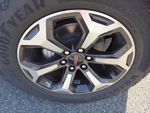 New 2026 GMC Yukon AT4 Ultimate w/ LPO, Floor Liner Package AWD/4WD image 17