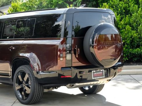 New 2026 Land Rover Defender 130 X-Dynamic SE AWD/4WD image 12