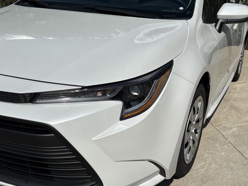 Used 2025 Toyota Corolla LE FWD image 11