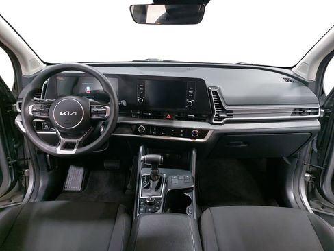 Used 2025 Kia Sportage LX image 9
