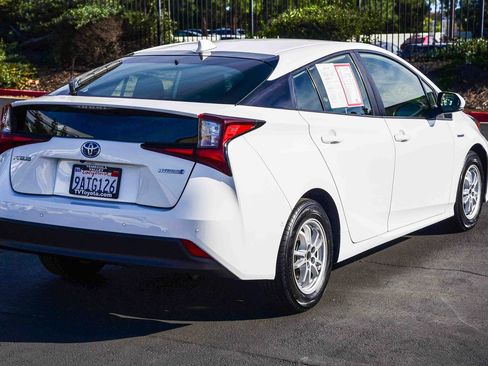 Certified 2022 Toyota Prius LE image 7
