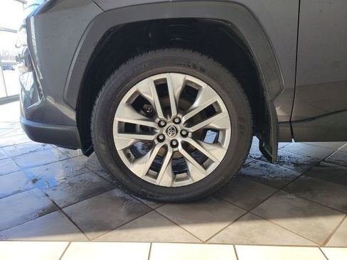 Used 2020 Toyota RAV4 Limited image 34