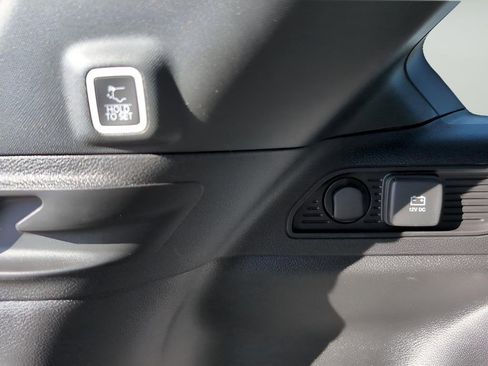 New 2025 Jeep Grand Cherokee Limited w/ Luxury Tech Group II image 32