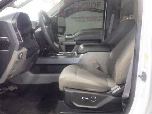 Used 2019 Ford F350 XLT w/ XLT Premium Package AWD/4WD image 8